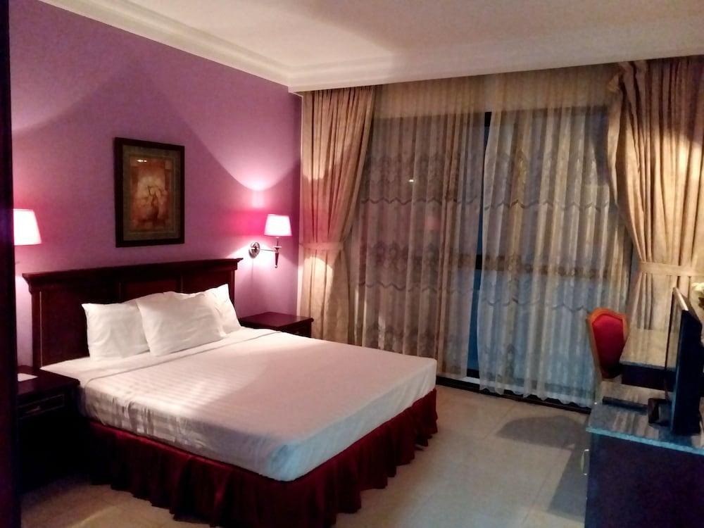 Taj Plaza Hotel Manáma Kültér fotó