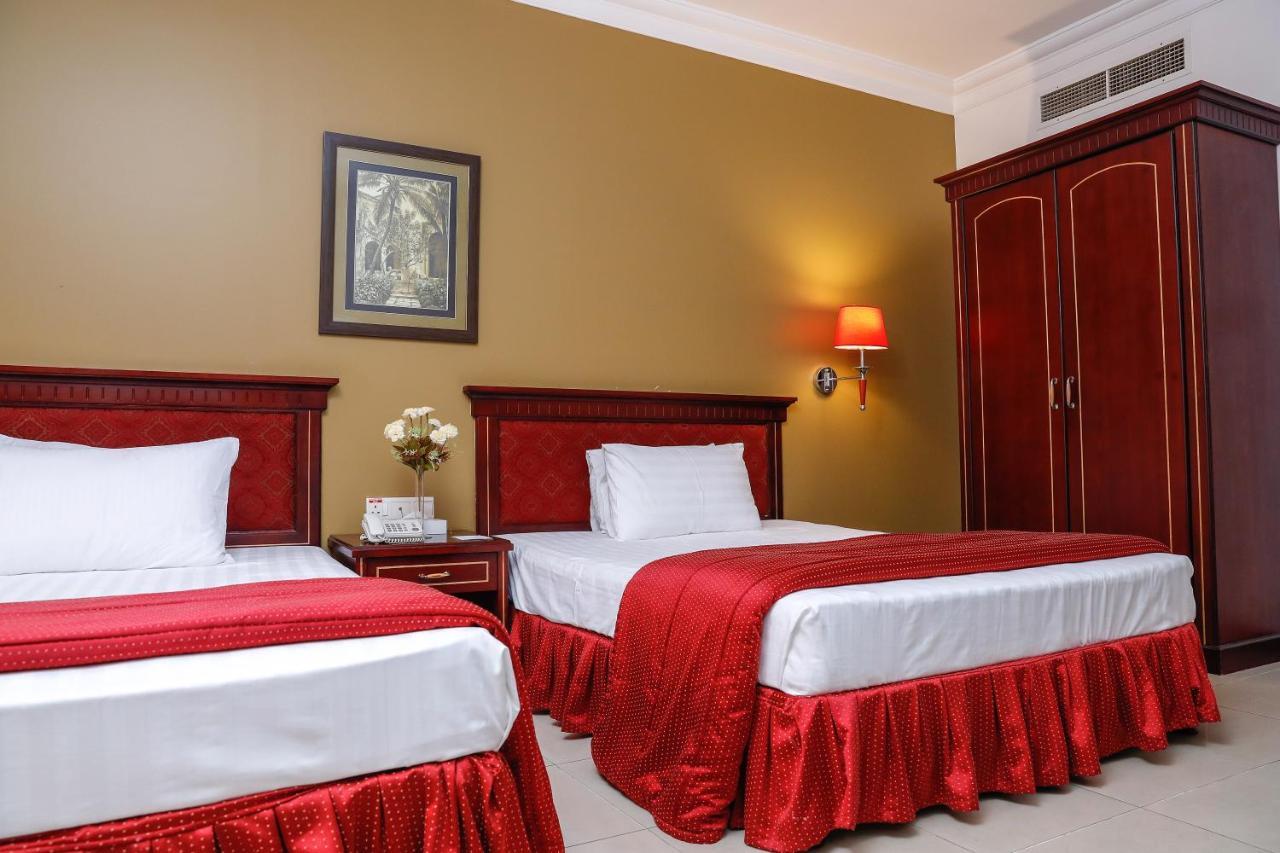 Taj Plaza Hotel Manáma Kültér fotó