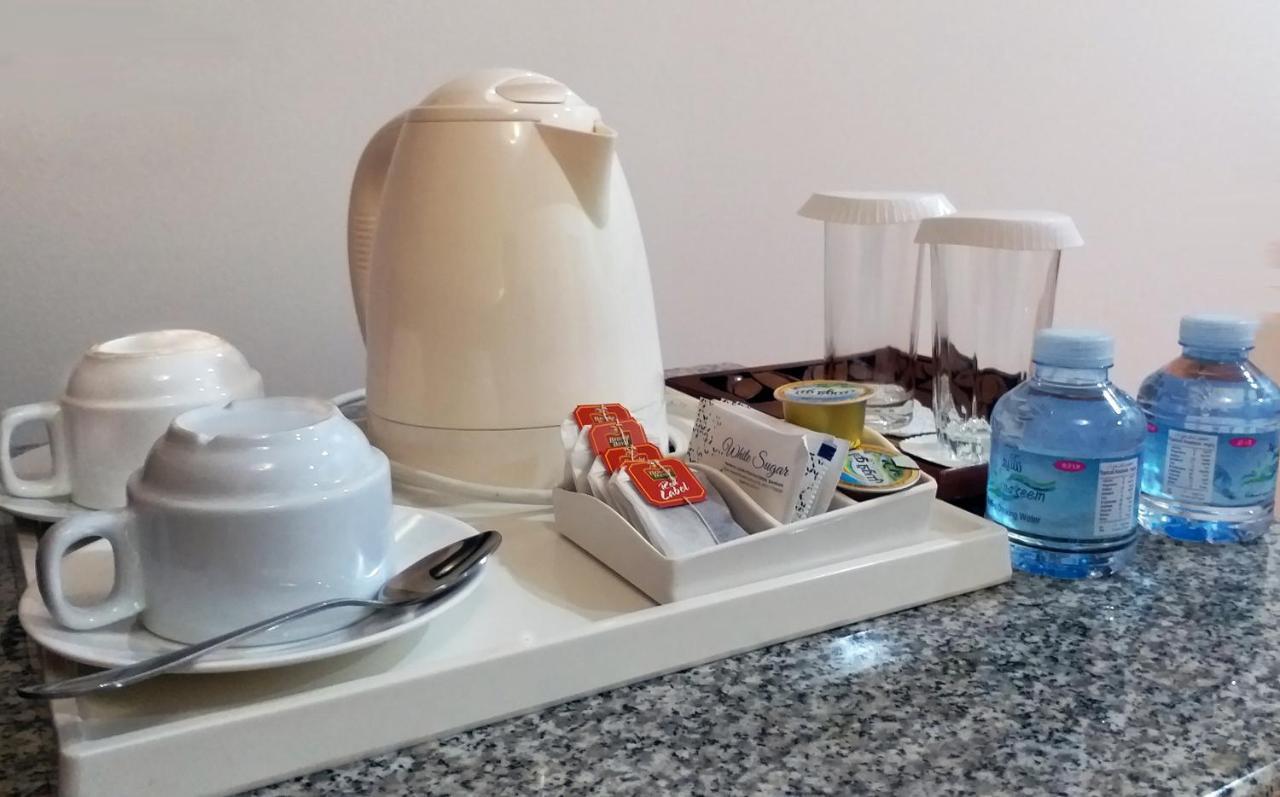 Taj Plaza Hotel Manáma Kültér fotó