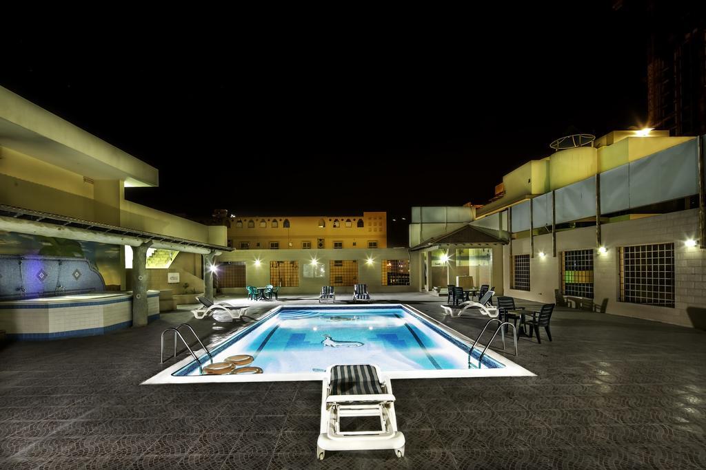 Taj Plaza Hotel Manáma Kültér fotó